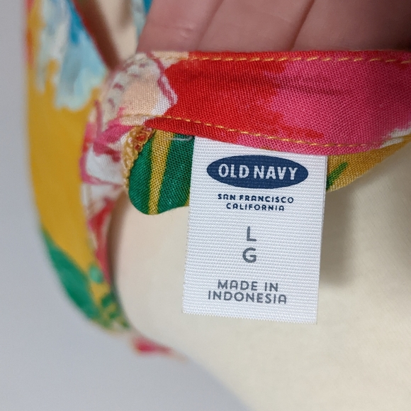 Old Navy sleeveless top - Picture 3 of 4